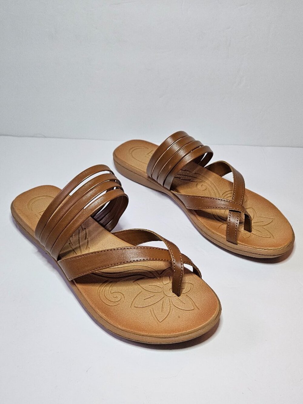 b.o.c. Alisha Light Brown Strappy Toe-Loop Sandals Women Size 10
